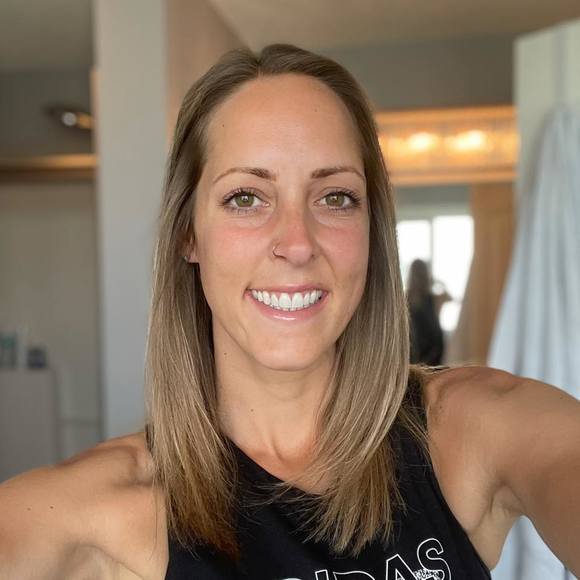 Meet your Posher, Julie - Picture 1 of 1